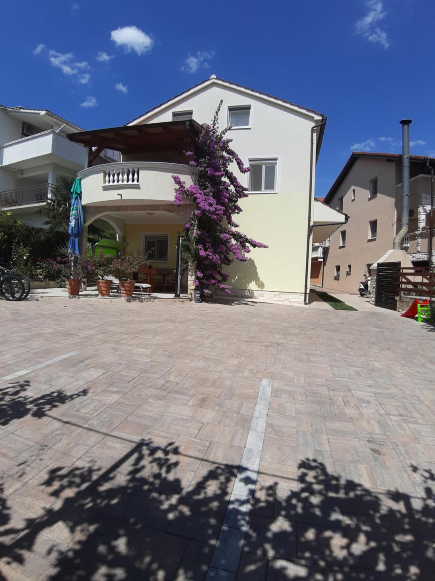 Apartments Vesna Vodice *
